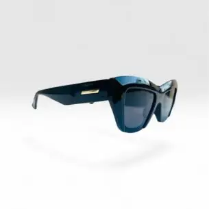 Lee Geometric Cat-Eye Sunglasses – Bold Glossy Black & Gold Accent